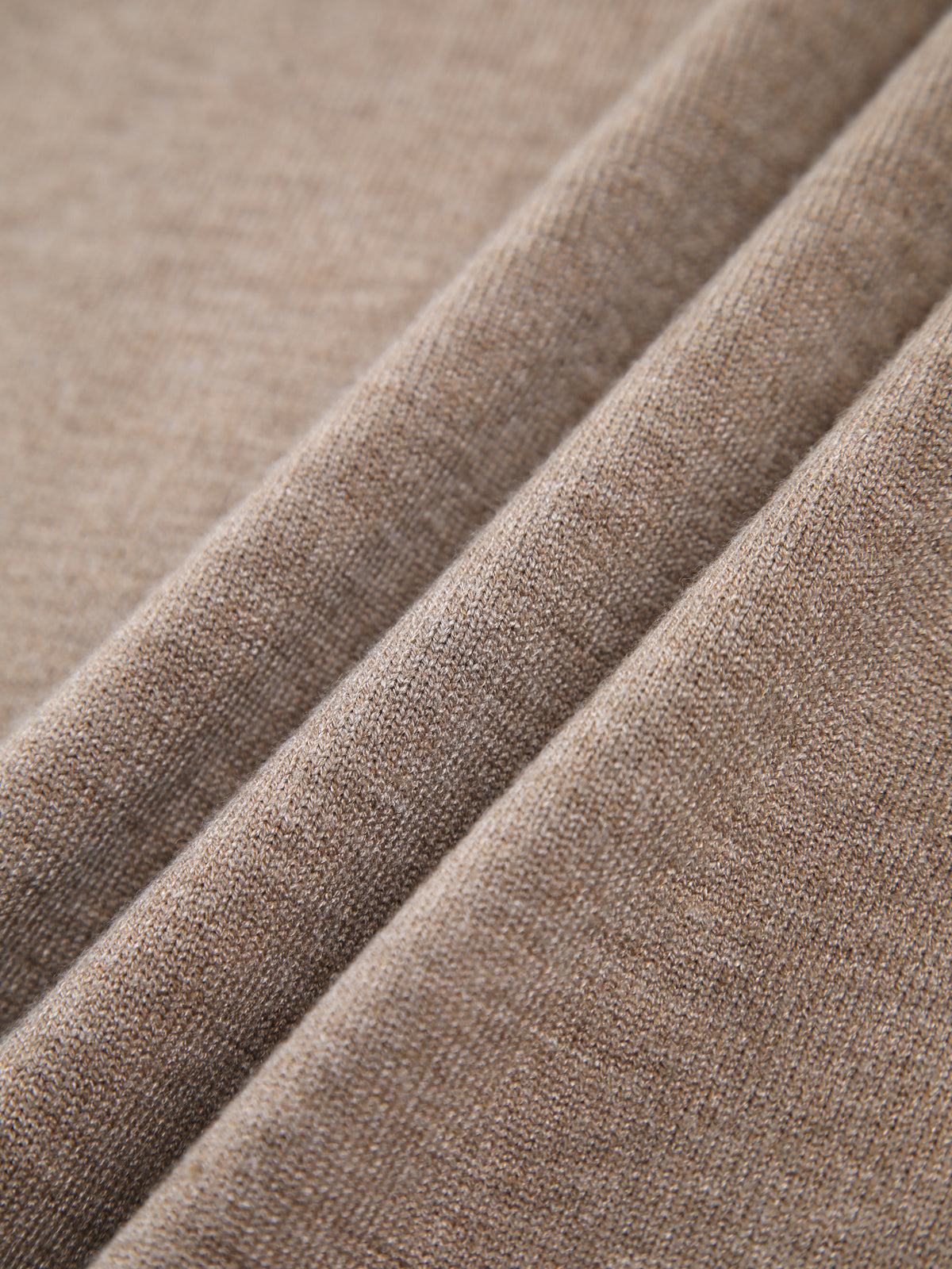 Dame strikket sweater med krave og V-hals pasform