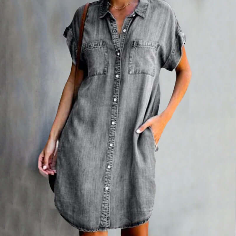 Robe en denim pour femmes avec coupe confortable et design intemporel