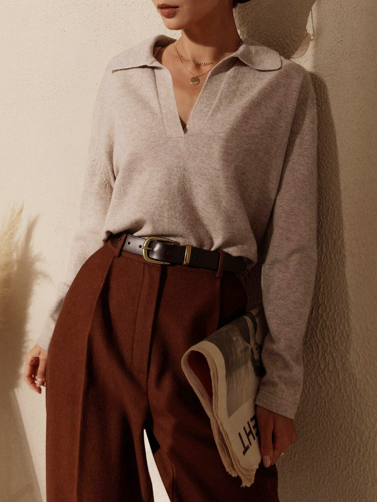 Dame strikket sweater med krave og V-hals pasform