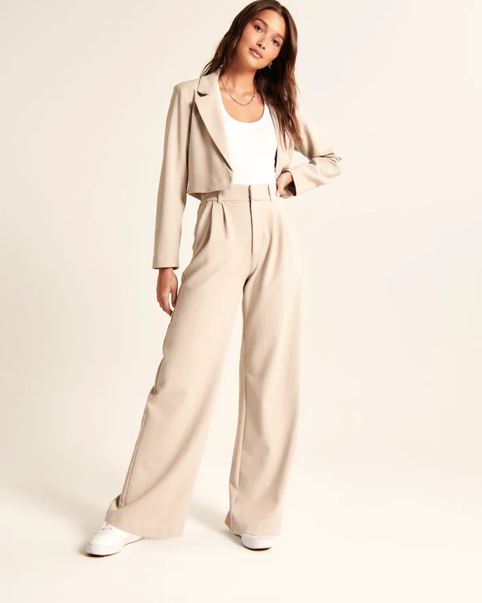 Calças ajustadas para senhora, corte regular, pernas largas, casual, primavera