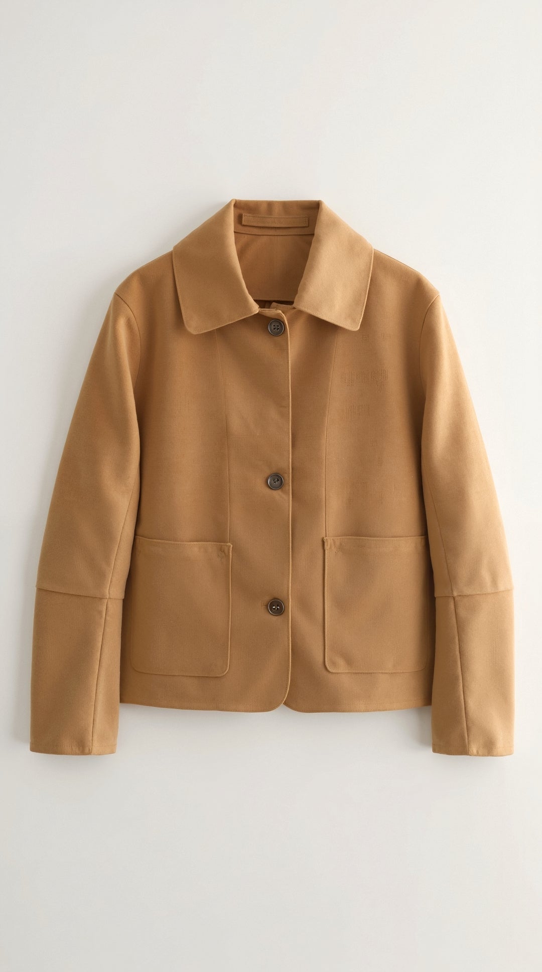 Chaqueta corta con cierre de botones para días casuales