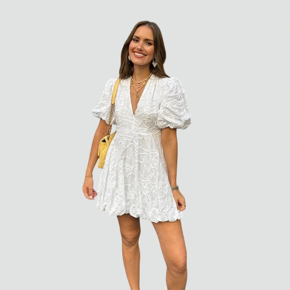 Robe Élégante pour Femmes avec Coupe Flatteuse et Col Haut