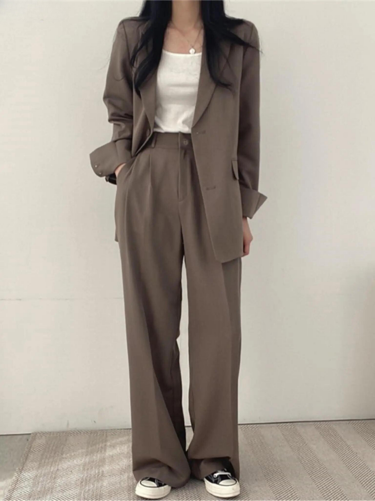 Completo blazer e pantaloni da donna a gamba larga