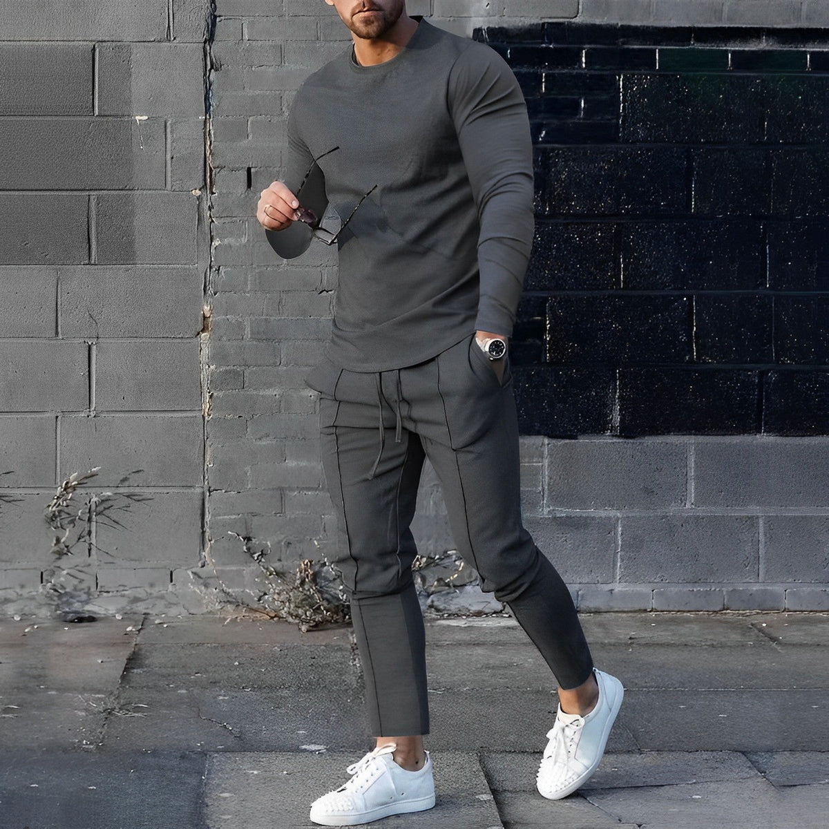 Men's tracksuit training set with long sleeve sweater and jogging pants