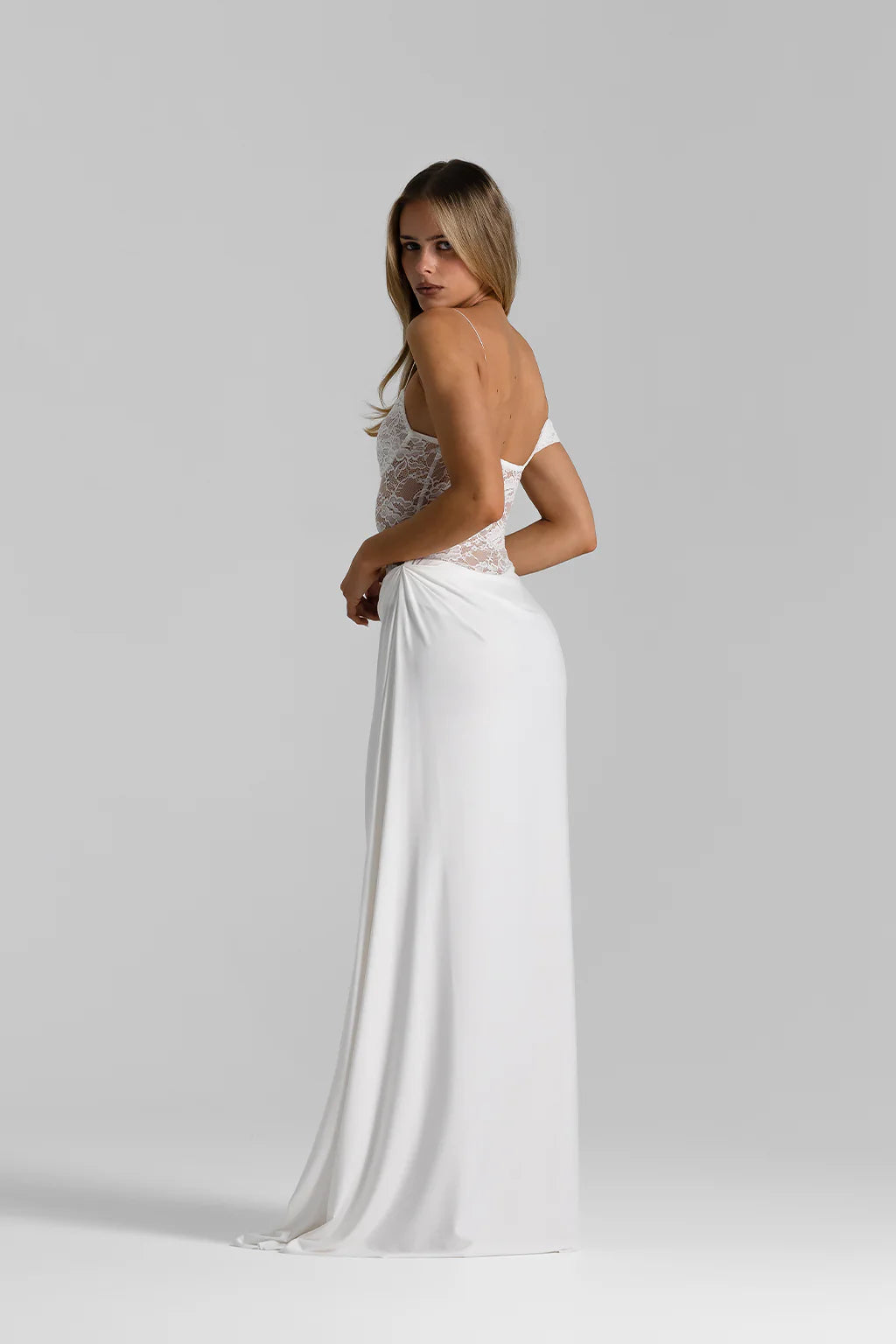 Elegantní formální dámské těsné šaty