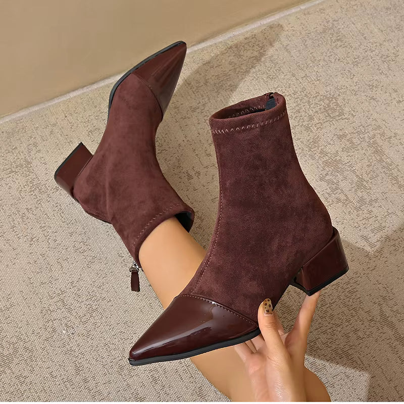 Botins Mulher Camurça Salto Bloco Detalhes Verniz Elegante