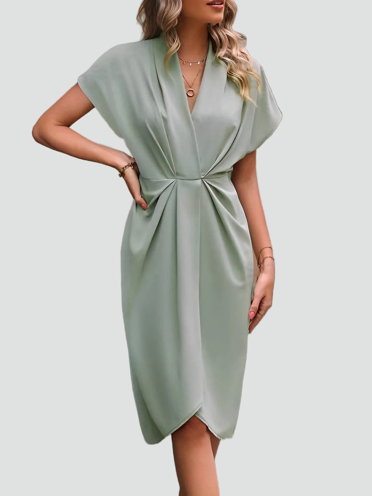 Vestido envelope para senhora, corte regular, tecido macio, cai bem na silhueta