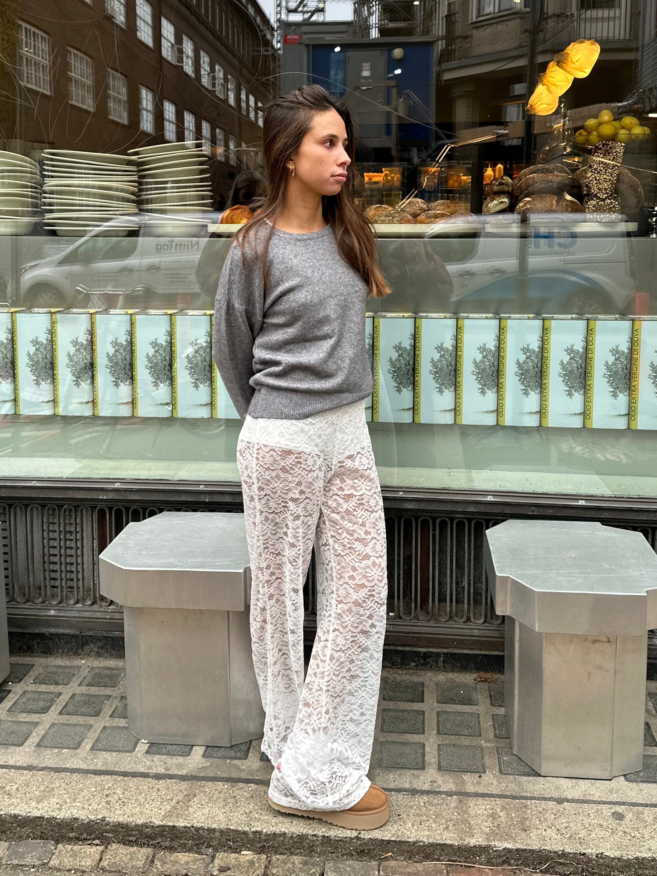 Calças Flare Mulher Estampa Floral em Renda Cintura Elástica