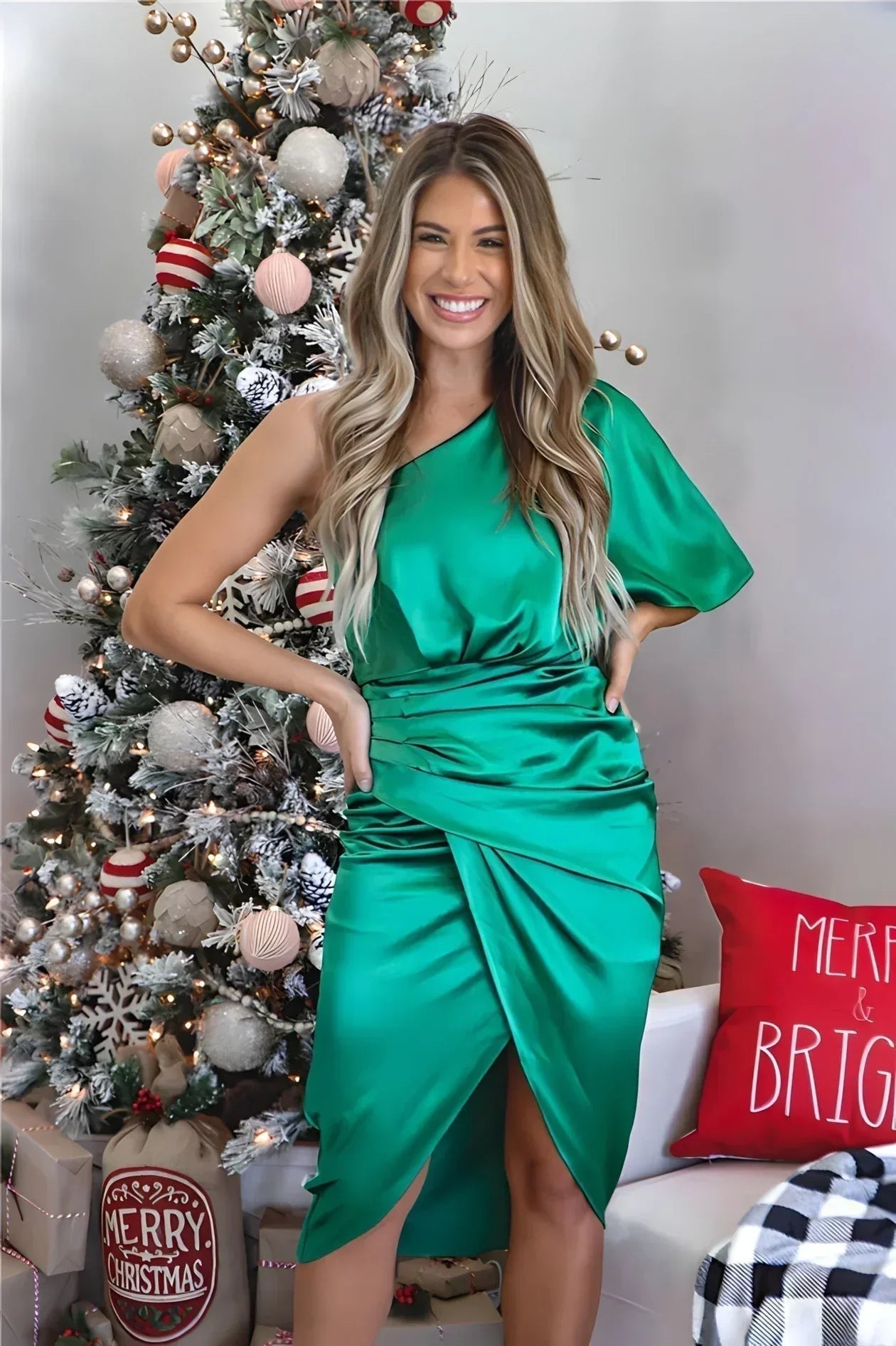 Off-shoulder satin midi-kjole til damer med draperet talje