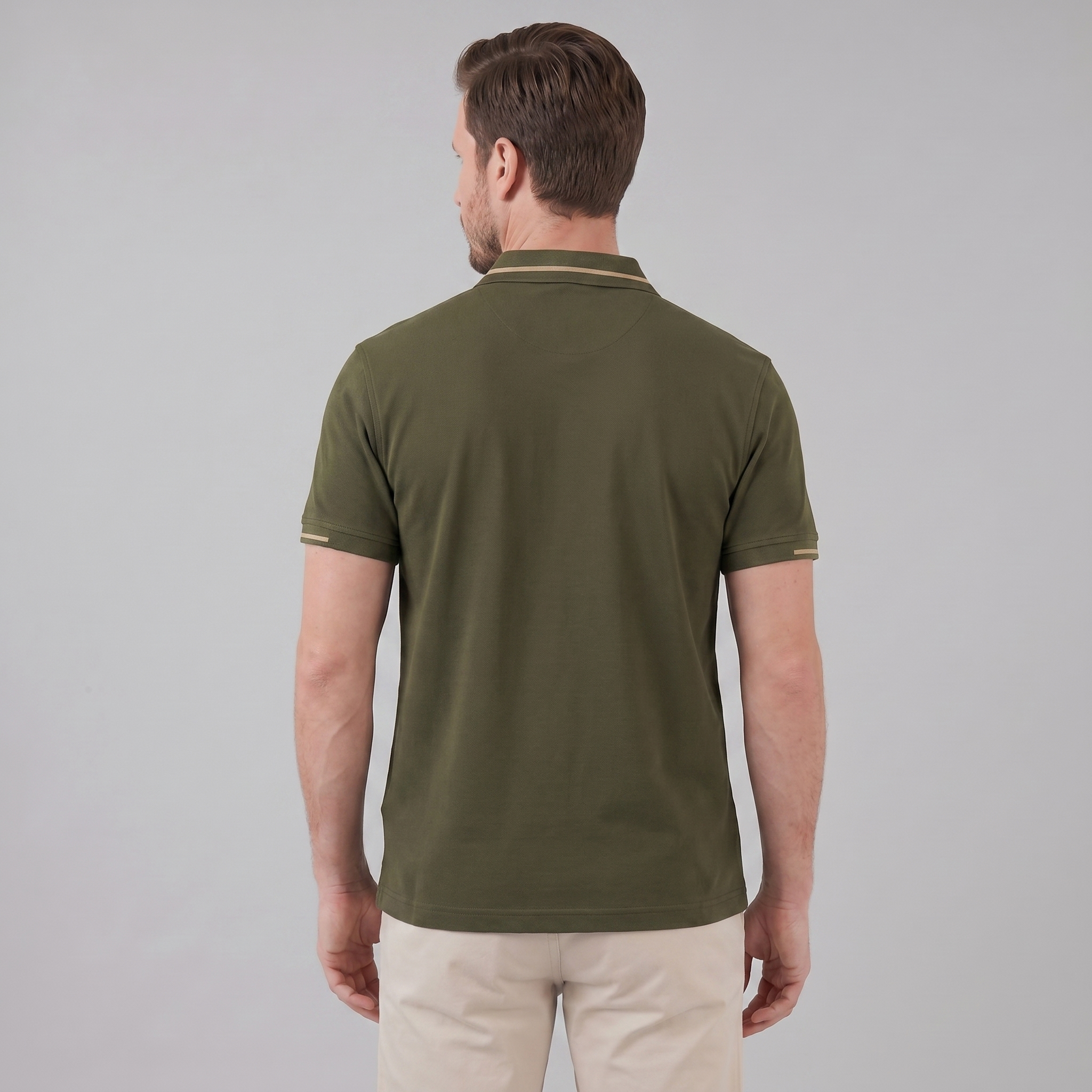 Polo Homem Corte Ajustado Gola Contrastante Casual