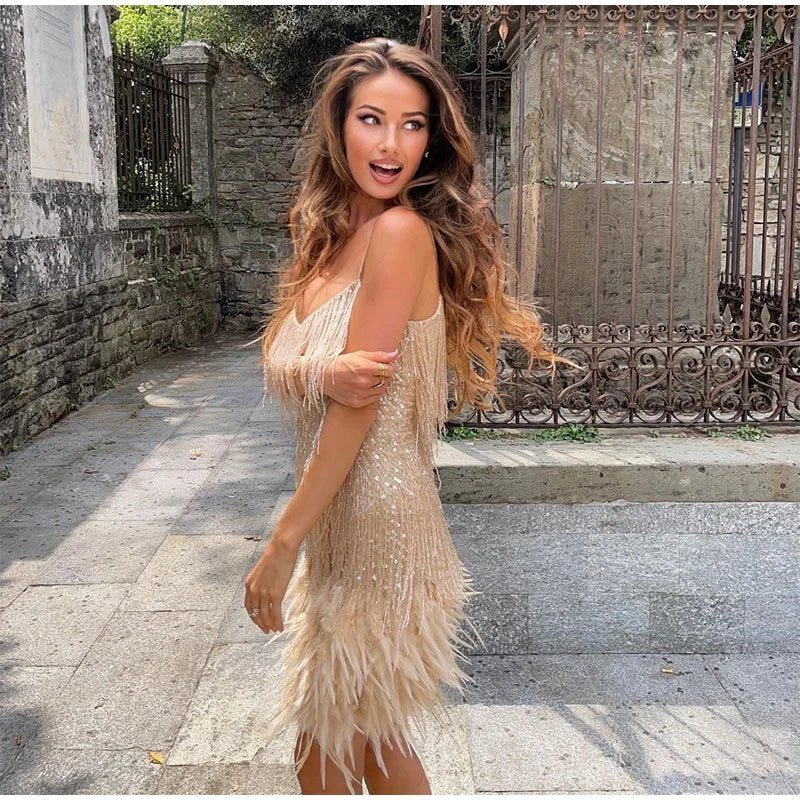 Vestido Mini de Lentejuelas para Dama con Adorno de Plumas para Fiesta Nocturna