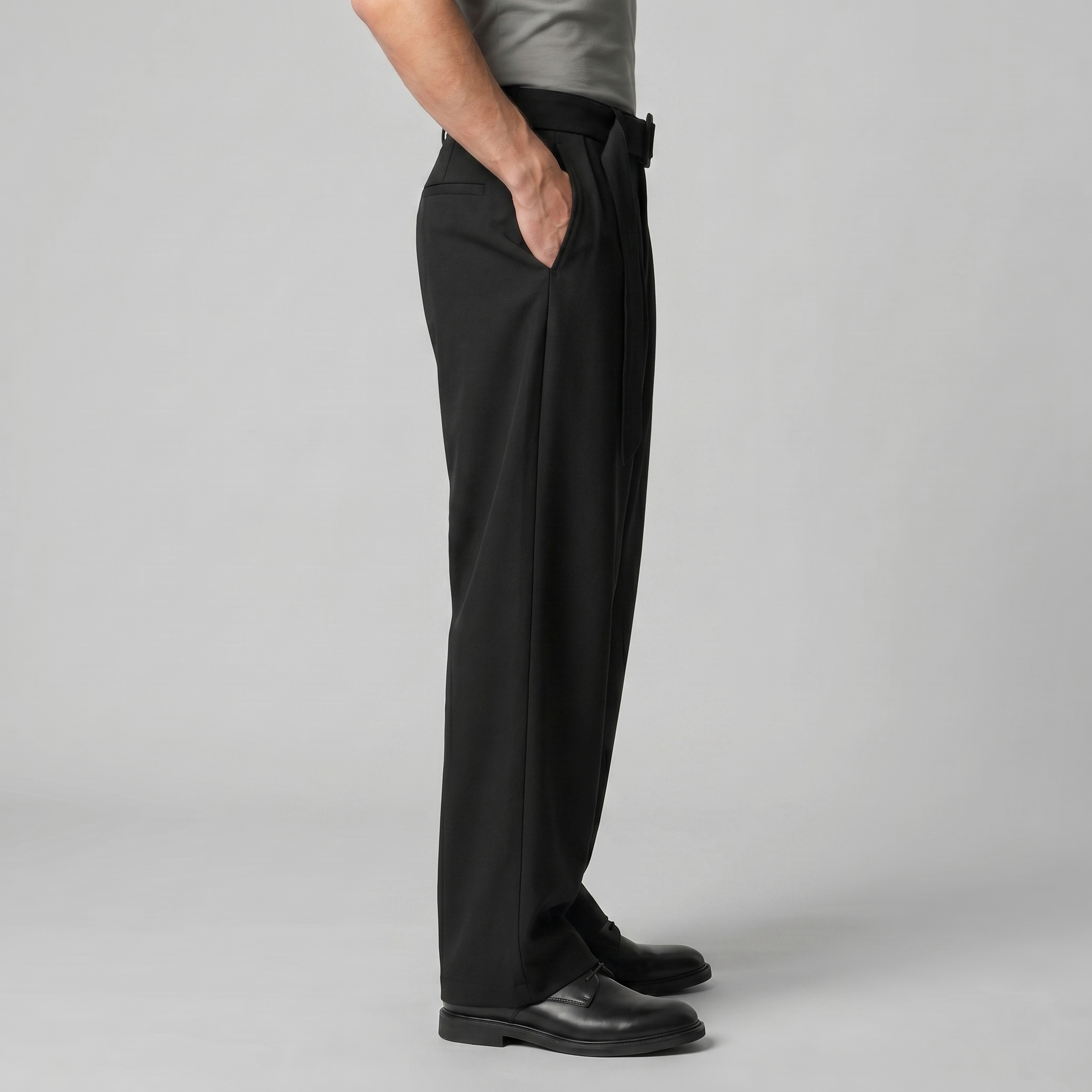 Pantalones a medida para hombre de pierna ancha con cinturón y cintura elástica