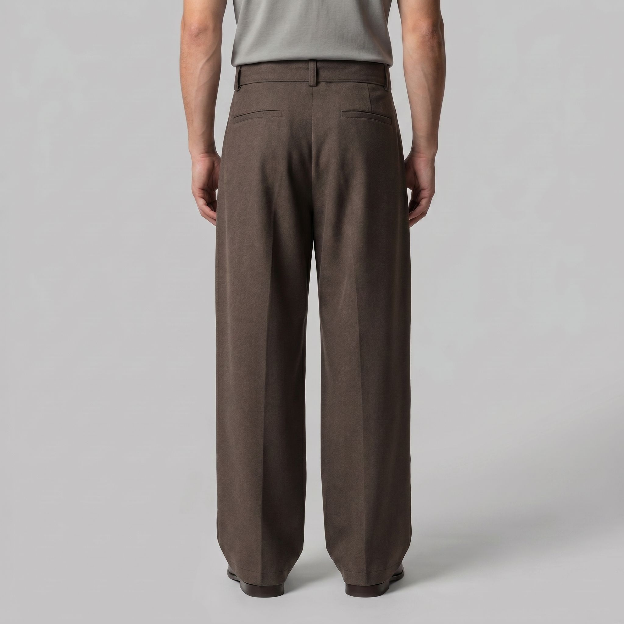 Pantalones a medida para hombre de pierna ancha con cinturón y cintura elástica