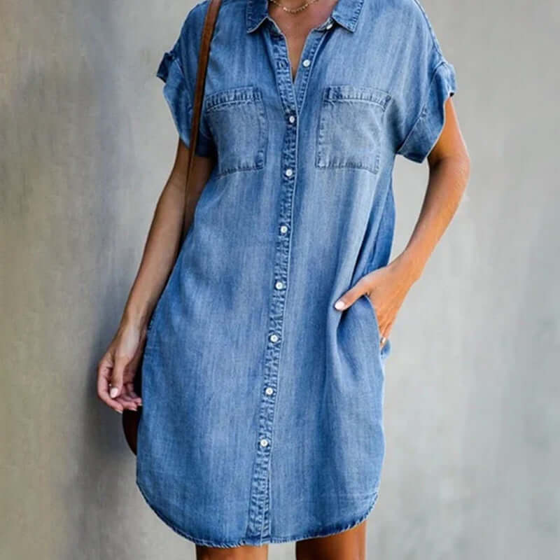 Robe en denim pour femmes avec coupe confortable et design intemporel