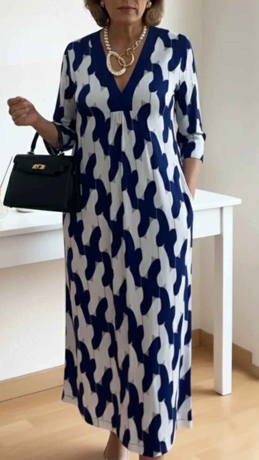 Elegant maxi kjole med V-hals og 3/4 ærmer til kvinder