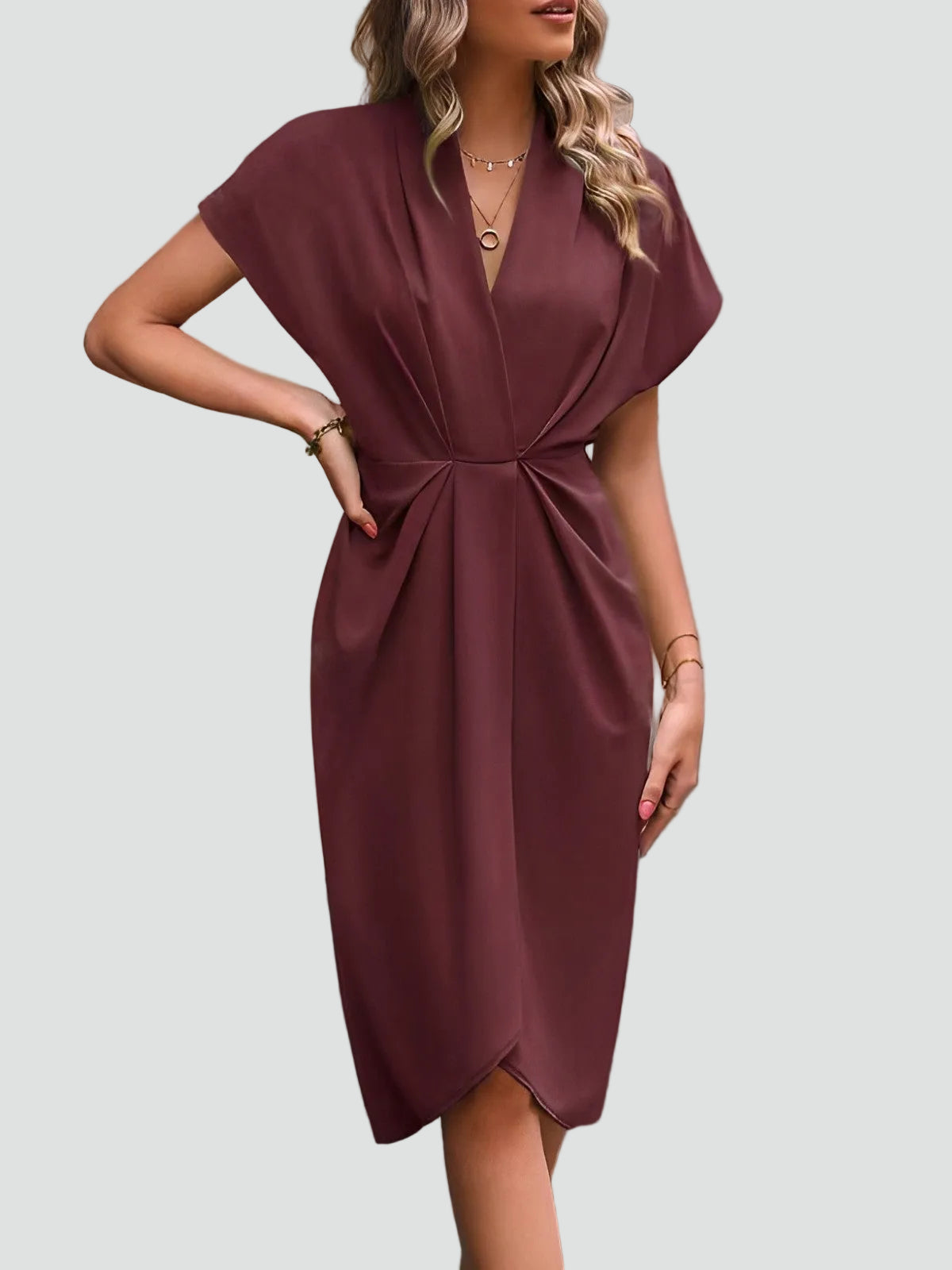 Vestido envelope para senhora, corte regular, tecido macio, cai bem na silhueta