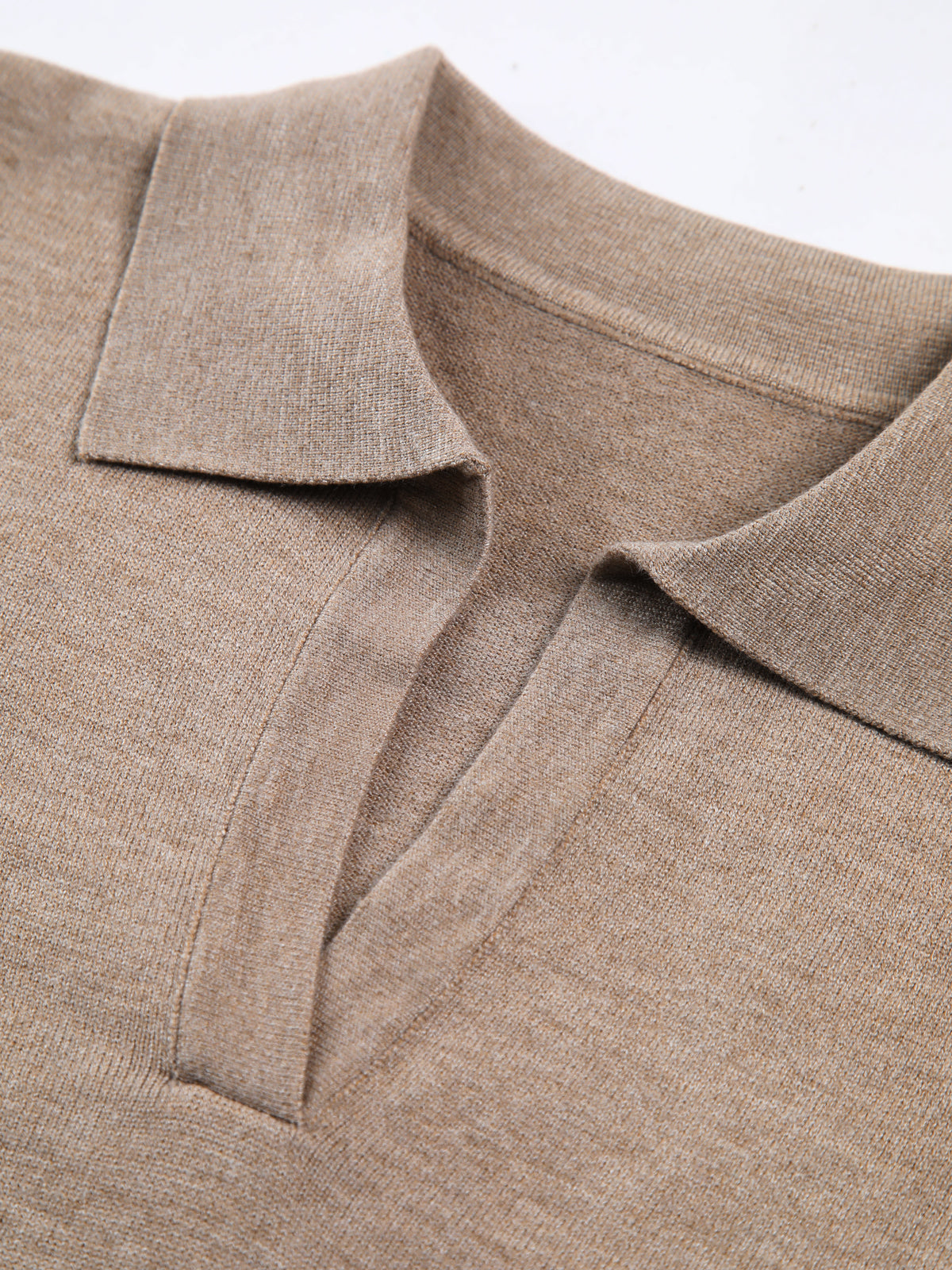 Dame strikket sweater med krave og V-hals pasform