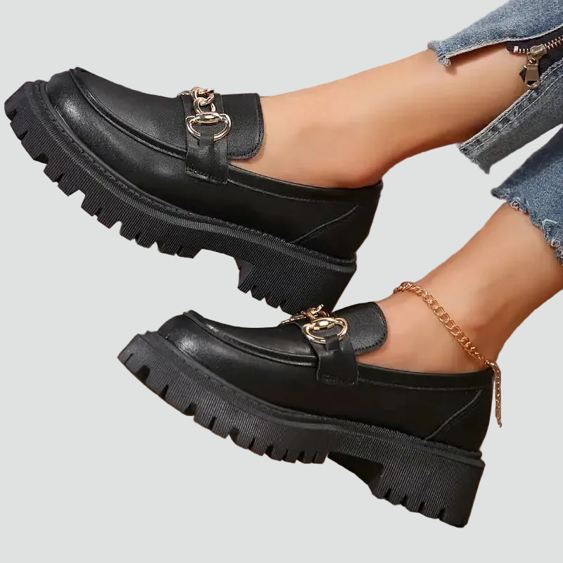 Γυναικεία loafers με χοντρή σόλα και διακοσμητική αλυσίδα, άνετα