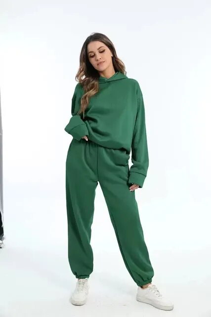 Oversized dámská tepláková souprava s kapucí a kalhotami