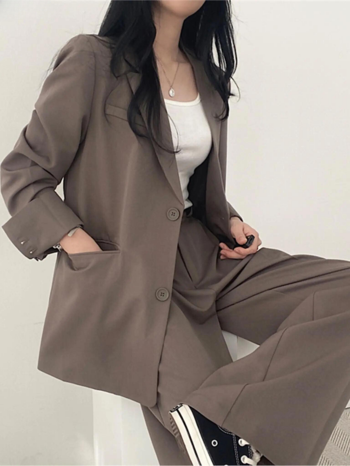 Completo blazer e pantaloni da donna a gamba larga