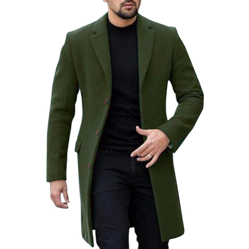 Elegante cappotto lungo da uomo con colletto classico e chiusura con bottoni