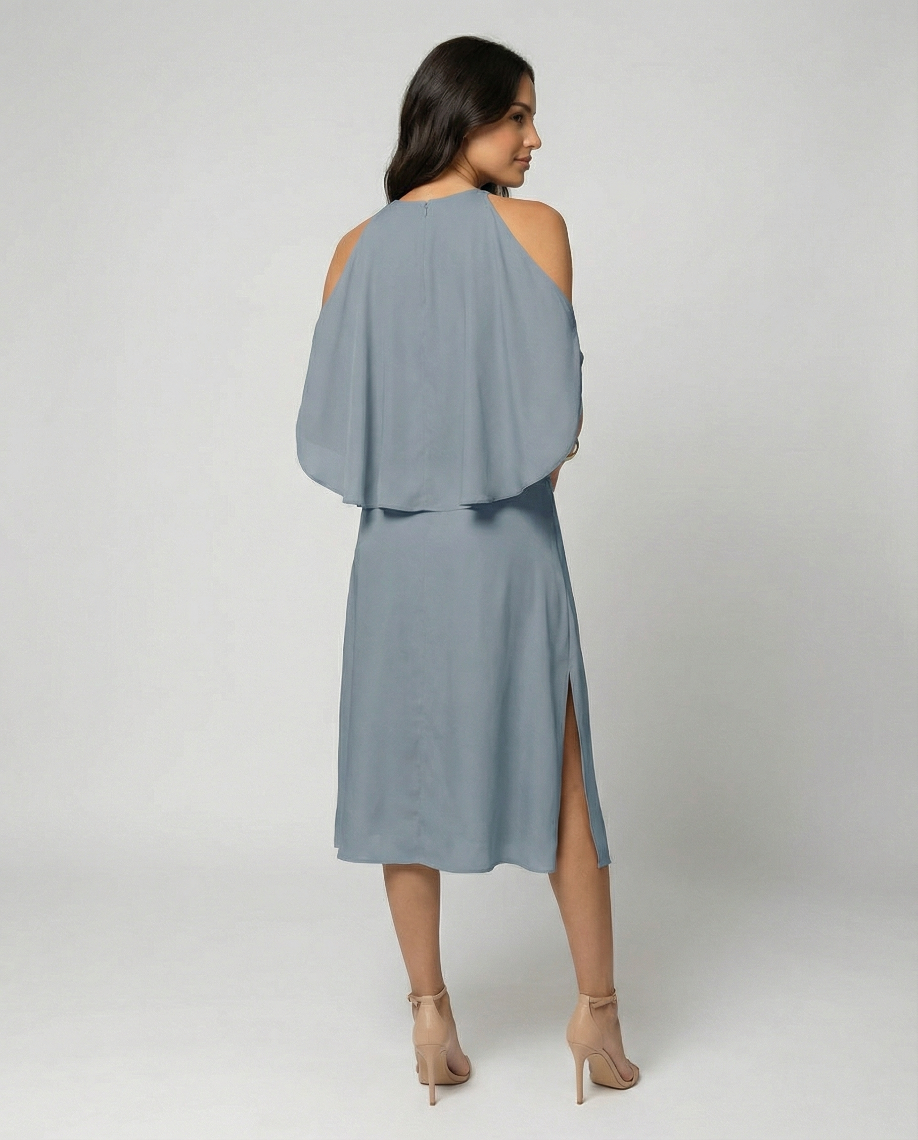 Vestido Assimétrico Mulher Ombros Descobertos Festa