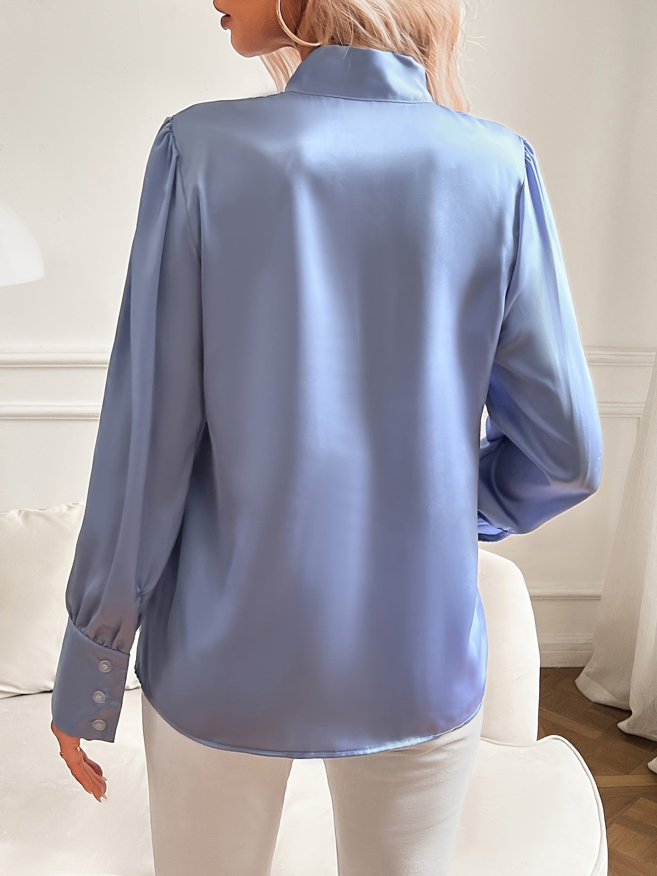 Elegante Damen-Satinbluse mit Schleife und langen Ärmeln