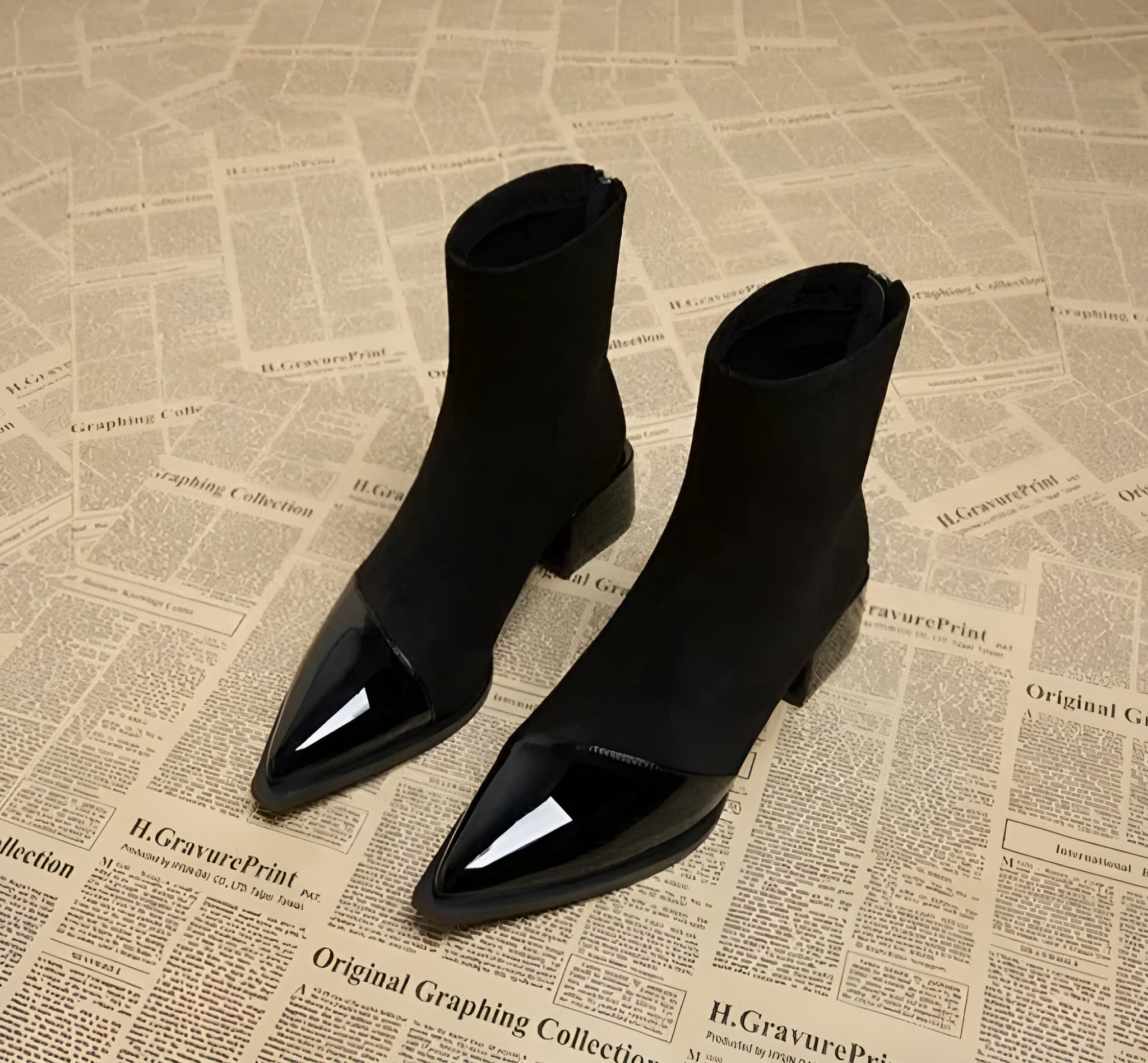 Bottines Dames Daim Talon Bloc Vernis Details Elegant