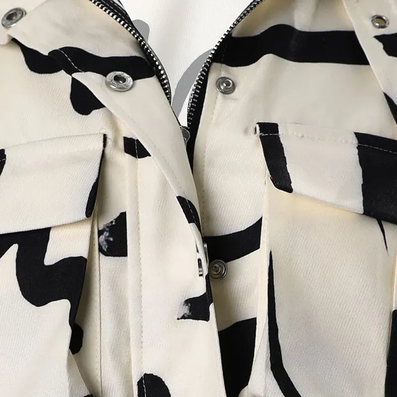 Chaqueta bomber corta para mujer con cuello alto y cremallera casual