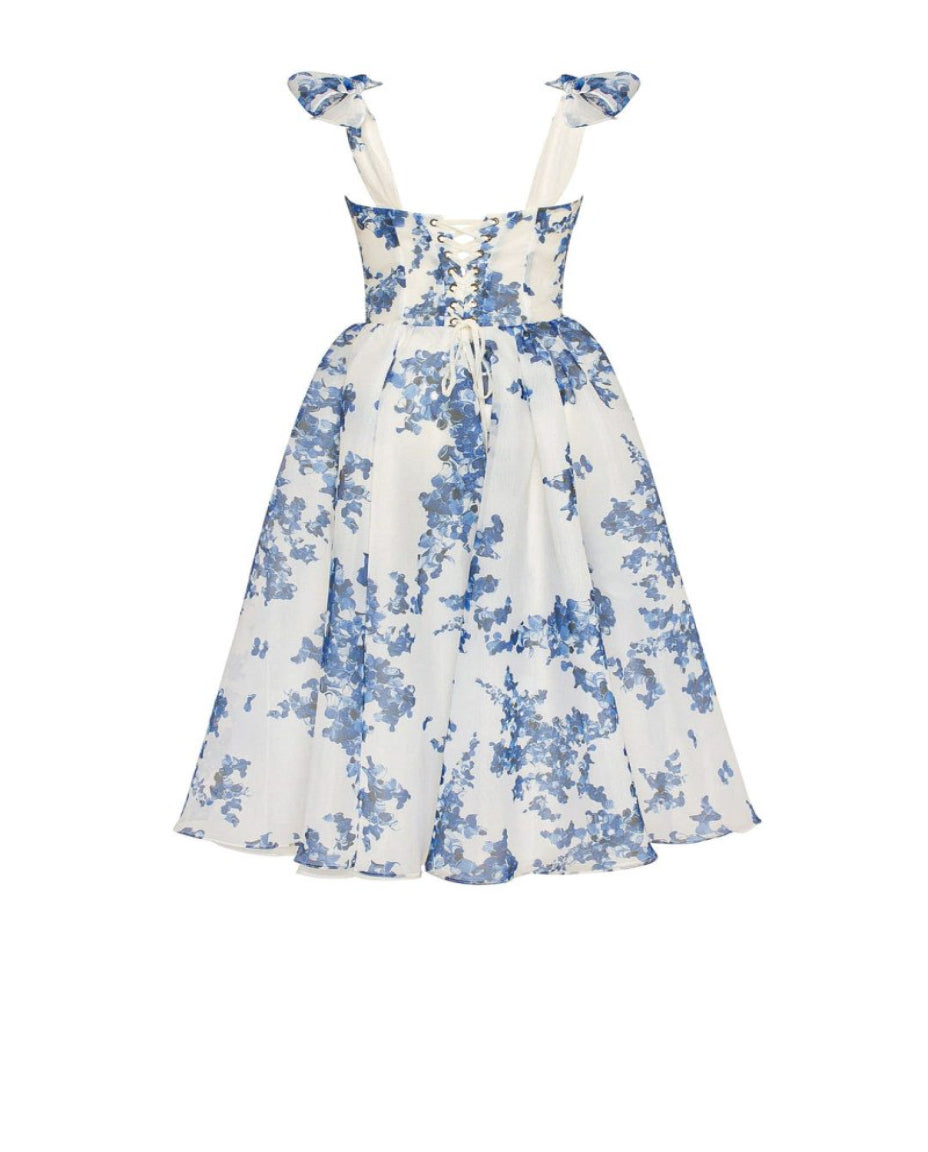 Midi kjole til damer med blomsterprint, organza og hjerteformet overdel