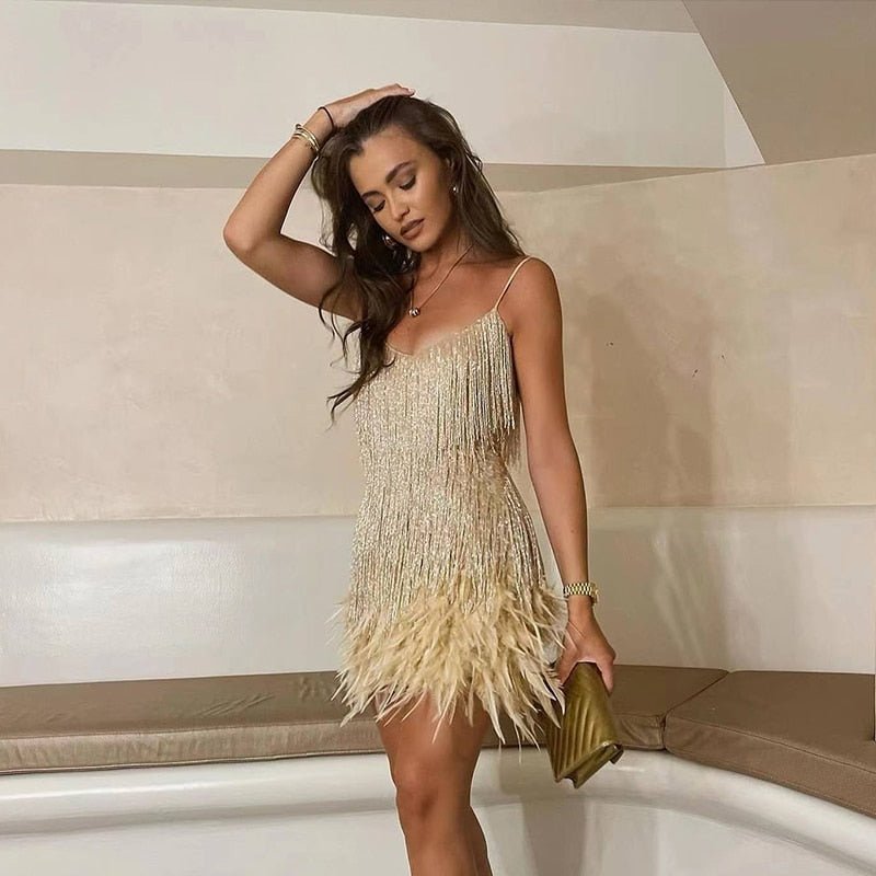 Vestido Mini de Lentejuelas para Dama con Adorno de Plumas para Fiesta Nocturna