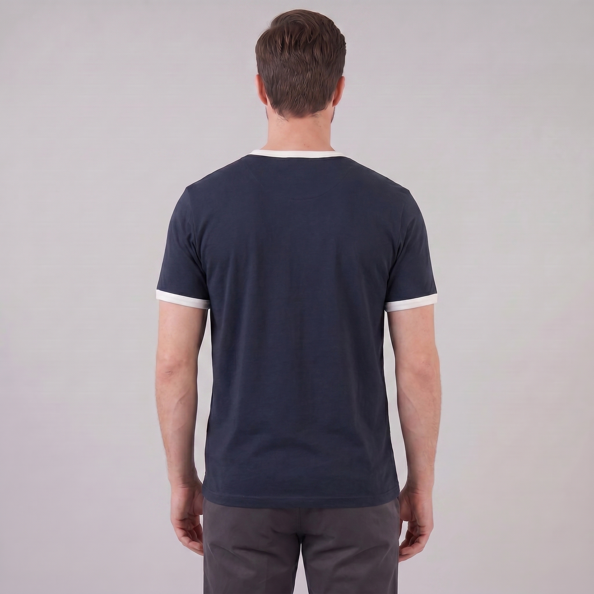T-Shirt Smart Casual Homem Acabamento Contrastante Gola Redonda