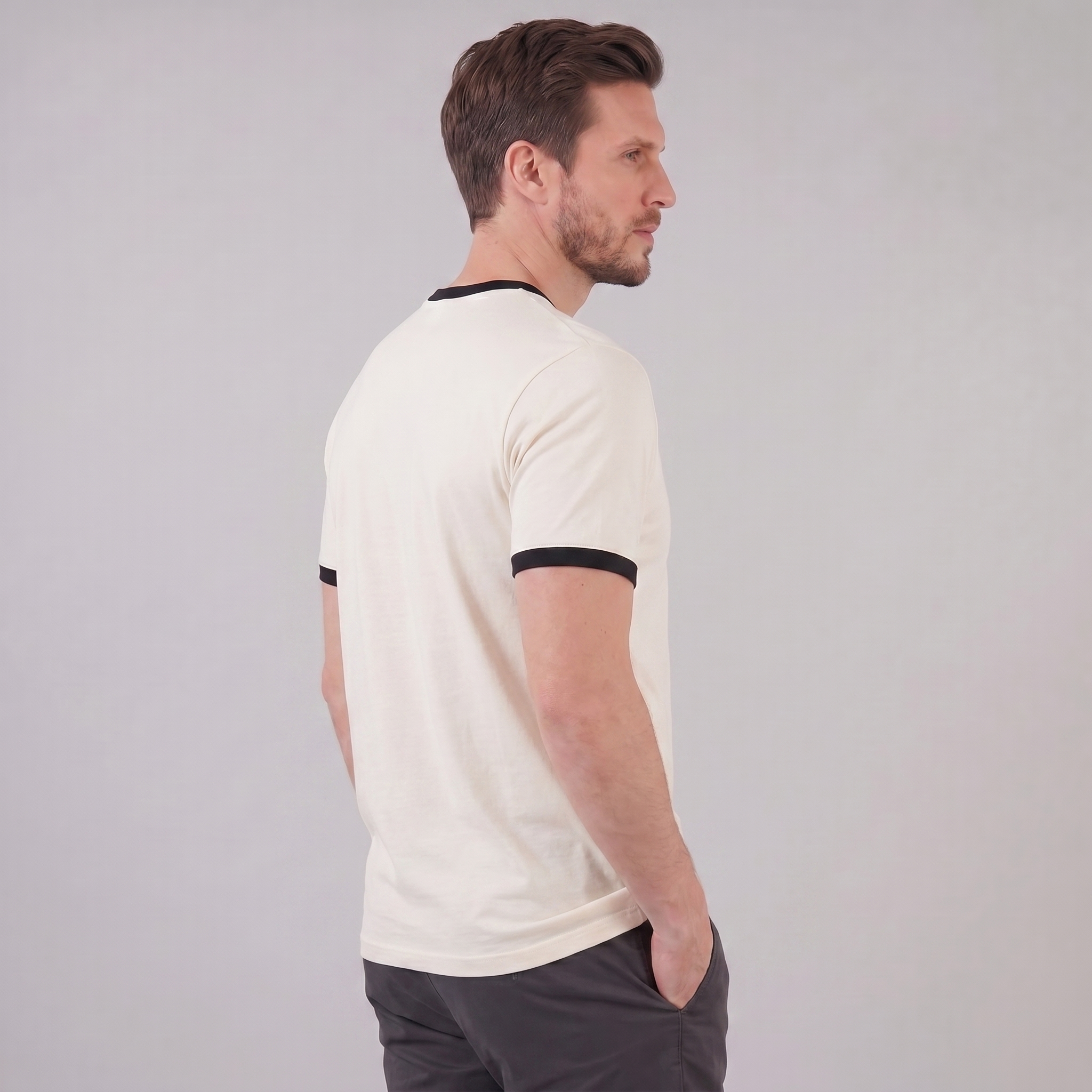 T-Shirt Smart Casual Homem Acabamento Contrastante Gola Redonda