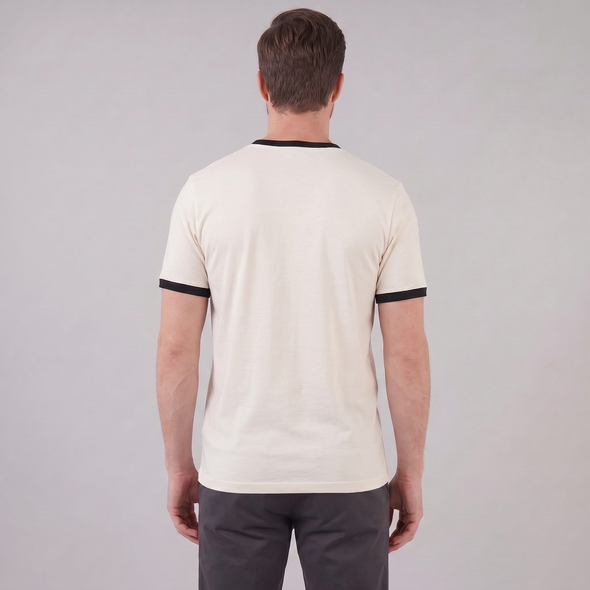 T-Shirt Smart Casual Homem Acabamento Contrastante Gola Redonda