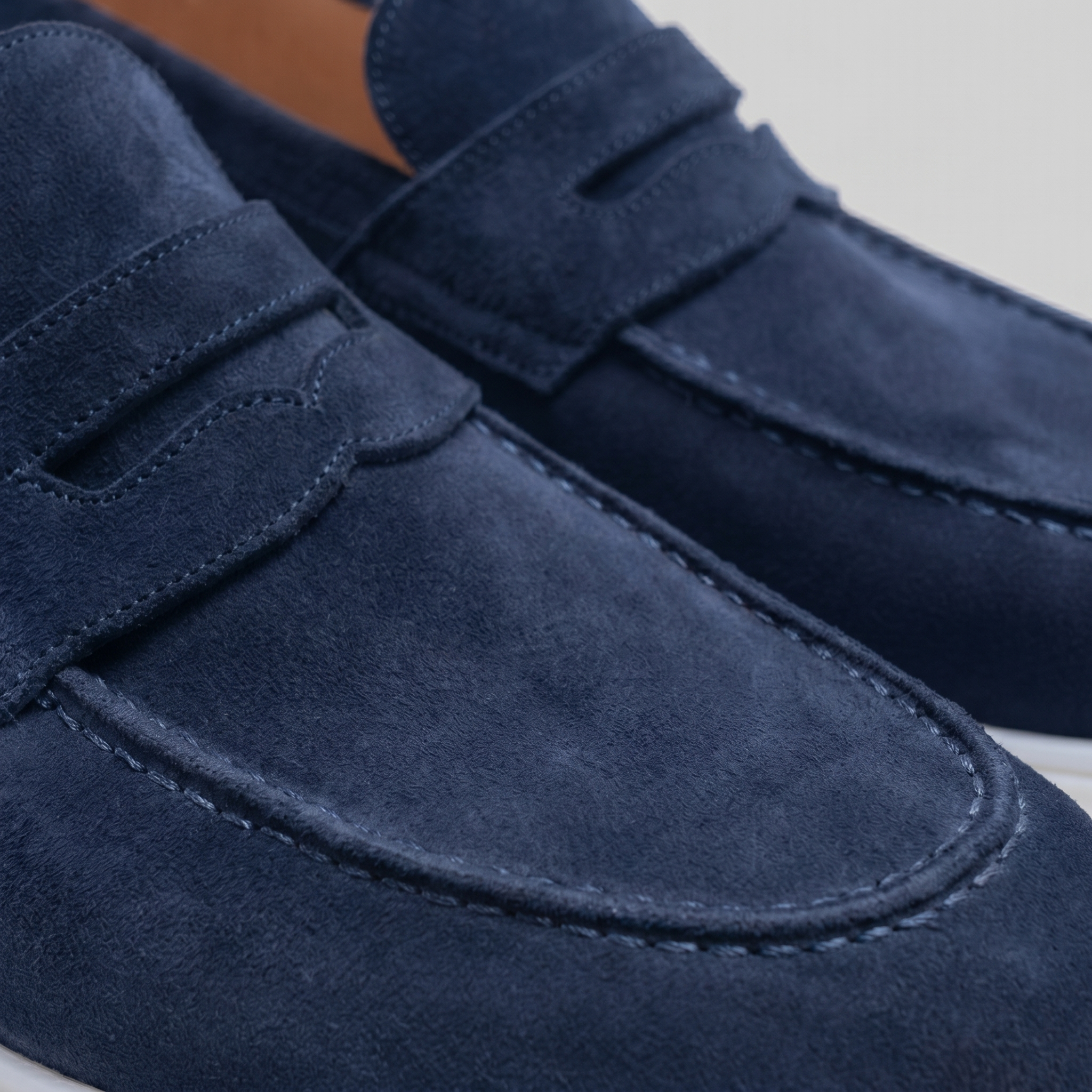 Mocasines de ante con puntera para hombre, suela blanca, casual