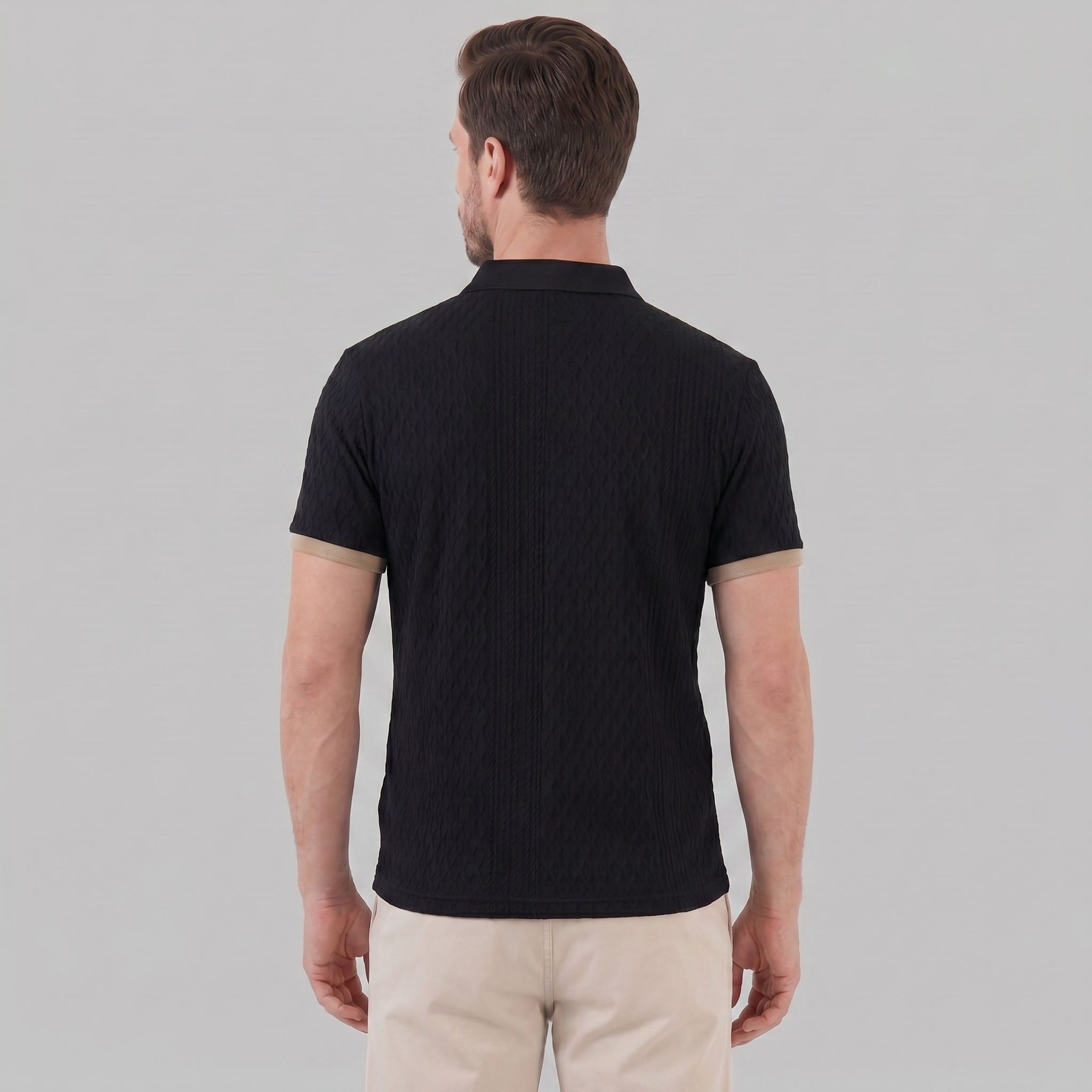Polo Texturizado Homem Gola Contrastante Corte Ajustado